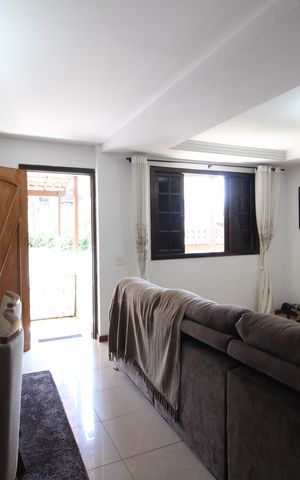 Casa de condomínio à venda com 250m², 4 quartos e 3 vagasSala