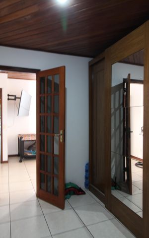 Casa de condomínio à venda com 250m², 4 quartos e 3 vagasQuarto 3 - Closet