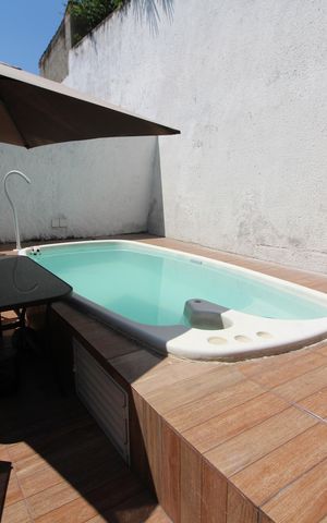Casa de condomínio à venda com 250m², 4 quartos e 3 vagasPiscina