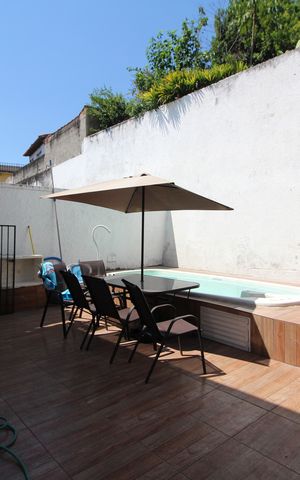 Casa de condomínio à venda com 250m², 4 quartos e 3 vagasÁrea Externa