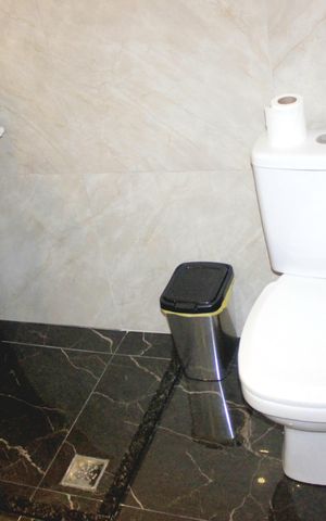 Casa à venda com 210m², 5 quartos e 2 vagasBanheiro 1