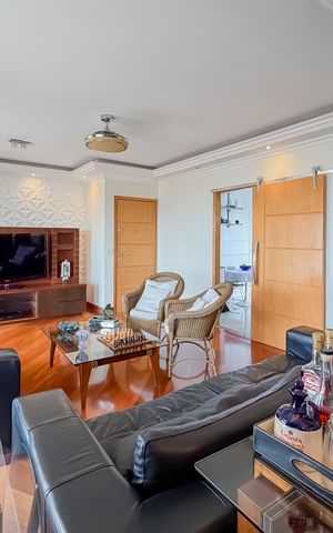 Apartamento à venda com 133m², 3 quartos e 2 vagas Apartamento à venda com 133m², 3 quartos e 2 vagasSala