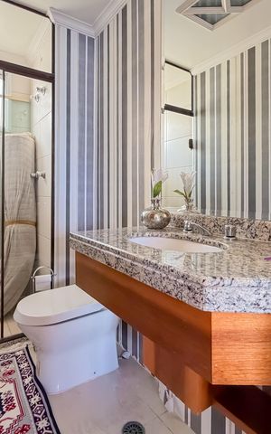 Apartamento à venda com 133m², 3 quartos e 2 vagas Apartamento à venda com 133m², 3 quartos e 2 vagasBanheiro Social