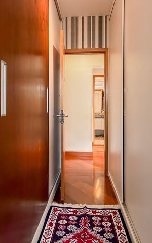 Apartamento à venda com 133m², 3 quartos e 2 vagas Apartamento à venda com 133m², 3 quartos e 2 vagasCloset da Suíte