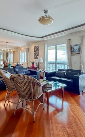 Apartamento à venda com 133m², 3 quartos e 2 vagas Apartamento à venda com 133m², 3 quartos e 2 vagasSala