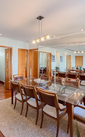 Apartamento à venda com 133m², 3 quartos e 2 vagas Apartamento à venda com 133m², 3 quartos e 2 vagasSala de Jantar