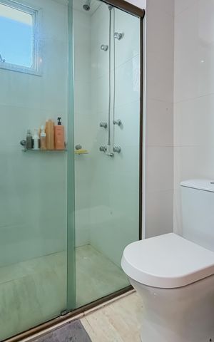 Apartamento à venda com 133m², 3 quartos e 2 vagas Apartamento à venda com 133m², 3 quartos e 2 vagasBanheiro da Suíte