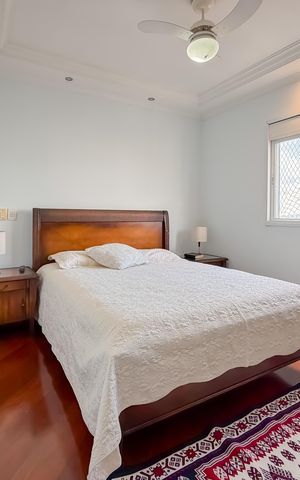 Apartamento à venda com 133m², 3 quartos e 2 vagas Apartamento à venda com 133m², 3 quartos e 2 vagasSuíte