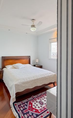 Apartamento à venda com 133m², 3 quartos e 2 vagas Apartamento à venda com 133m², 3 quartos e 2 vagasSuíte