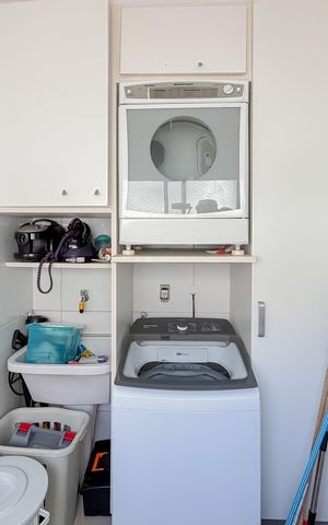 Apartamento à venda com 133m², 3 quartos e 2 vagas Apartamento à venda com 133m², 3 quartos e 2 vagasÁrea de Serviço