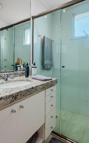 Apartamento à venda com 133m², 3 quartos e 2 vagas Apartamento à venda com 133m², 3 quartos e 2 vagasBanheiro da Suíte