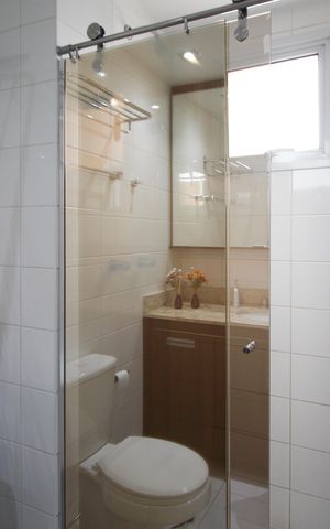Apartamento à venda com 74m², 2 quartos e 2 vagas Apartamento à venda com 74m², 2 quartos e 2 vagasBanheiro da Suíte