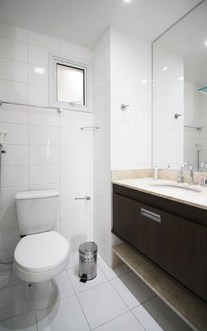 Apartamento à venda com 74m², 2 quartos e 2 vagas Apartamento à venda com 74m², 2 quartos e 2 vagasBanheiro