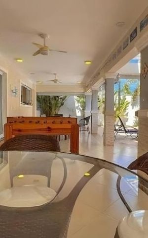 Casa de condomínio à venda com 580m², 3 quartos e 6 vagas