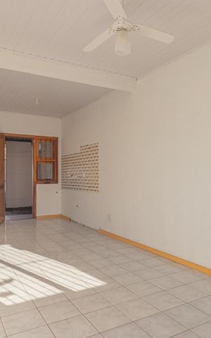 Casa à venda com 42m², 2 quartos e 1 vaga Casa à venda com 42m², 2 quartos e 1 vagaSala/Cozinha