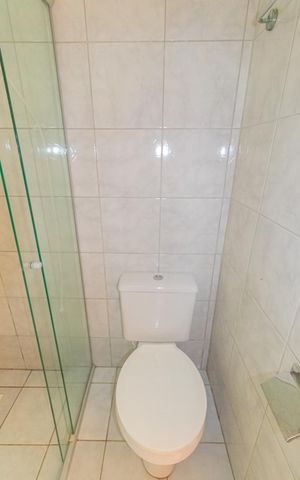Casa à venda com 42m², 2 quartos e 1 vaga Casa à venda com 42m², 2 quartos e 1 vagaBanheiro