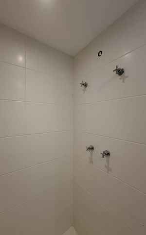 Apartamento à venda com 66m², 2 quartos e 1 vaga Apartamento à venda com 66m², 2 quartos e 1 vagaBanheiro Social