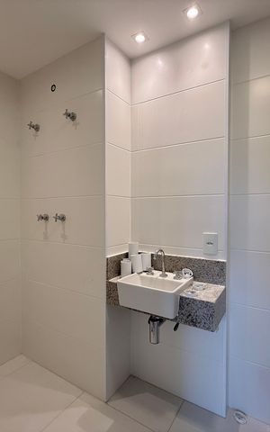 Apartamento à venda com 66m², 2 quartos e 1 vaga Apartamento à venda com 66m², 2 quartos e 1 vagaBanheiro Social
