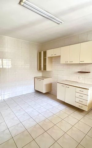 Casa para alugar com 110m², 2 quartos e 2 vagas Casa para alugar com 110m², 2 quartos e 2 vagasCozinha