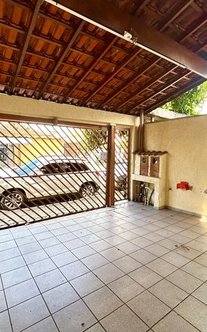 Casa para alugar com 110m², 2 quartos e 2 vagas Casa para alugar com 110m², 2 quartos e 2 vagasGaragem