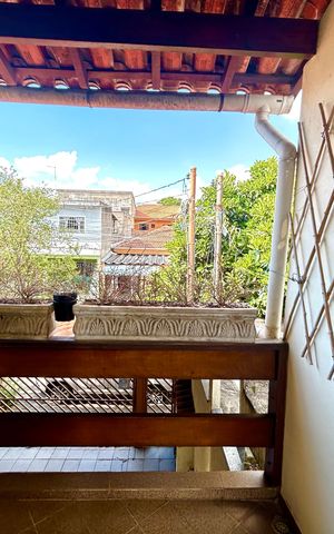 Casa para alugar com 110m², 2 quartos e 2 vagas Casa para alugar com 110m², 2 quartos e 2 vagasVaranda da Suíte 2