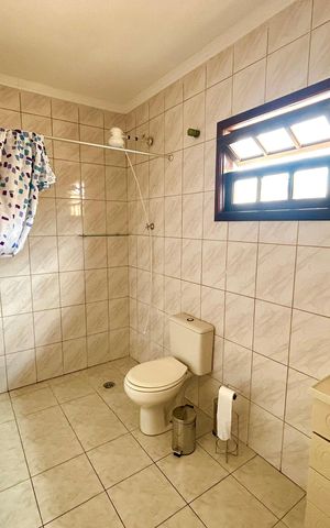 Casa para alugar com 110m², 2 quartos e 2 vagas Casa para alugar com 110m², 2 quartos e 2 vagasBanheiro da Suíte 1