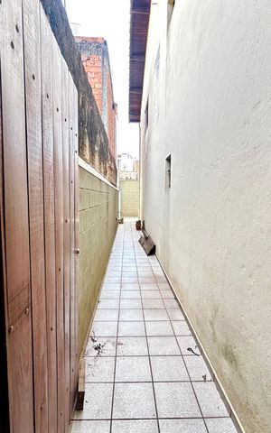 Casa para alugar com 110m², 2 quartos e 2 vagas Casa para alugar com 110m², 2 quartos e 2 vagasCorredor
