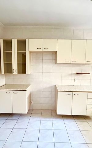 Casa para alugar com 110m², 2 quartos e 2 vagas Casa para alugar com 110m², 2 quartos e 2 vagasCozinha