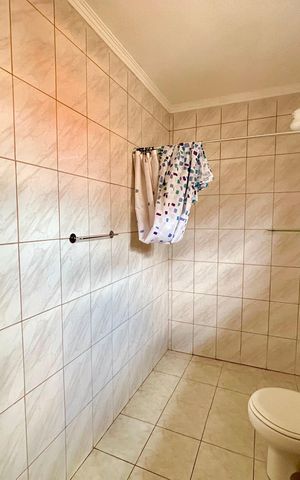 Casa para alugar com 110m², 2 quartos e 2 vagas Casa para alugar com 110m², 2 quartos e 2 vagasBanheiro da Suíte 1