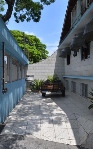 Casa à venda com 230m², 3 quartos e 4 vagasGaragem