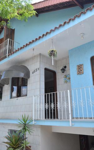 Casa à venda com 230m², 3 quartos e 4 vagasGaragem