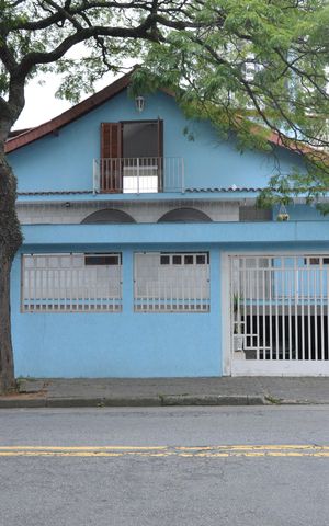 Casa à venda com 230m², 3 quartos e 4 vagasFachada