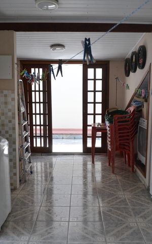 Casa à venda com 230m², 3 quartos e 4 vagasServiço