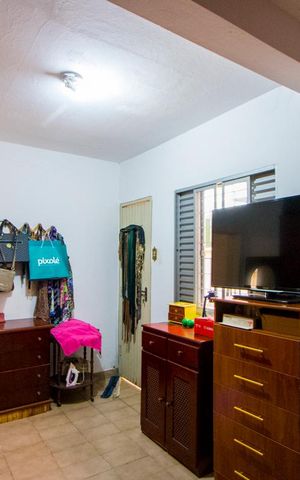 Casa à venda com 200m², 4 quartos e 2 vagas Casa à venda com 200m², 4 quartos e 2 vagasQuarto 2 - Suíte