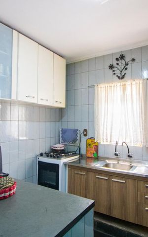 Casa à venda com 200m², 4 quartos e 2 vagas Casa à venda com 200m², 4 quartos e 2 vagasCozinha