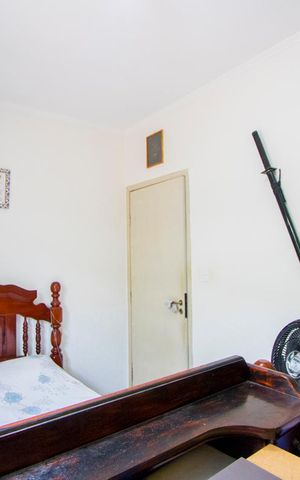 Casa à venda com 200m², 4 quartos e 2 vagas Casa à venda com 200m², 4 quartos e 2 vagasQuarto 4