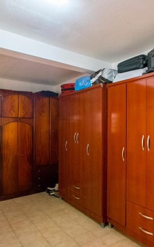 Casa à venda com 200m², 4 quartos e 2 vagas Casa à venda com 200m², 4 quartos e 2 vagasQuarto 2 - Suíte