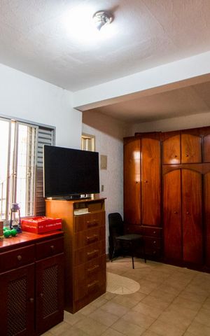 Casa à venda com 200m², 4 quartos e 2 vagas Casa à venda com 200m², 4 quartos e 2 vagasQuarto 2 - Suíte