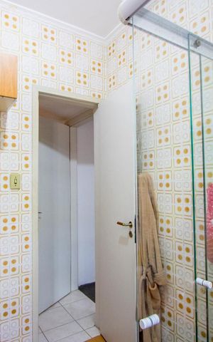 Casa à venda com 200m², 4 quartos e 2 vagas Casa à venda com 200m², 4 quartos e 2 vagasBanheiro do quarto 1