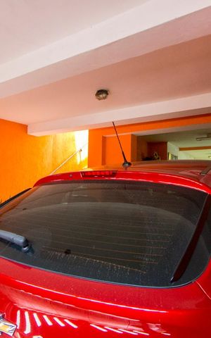 Casa à venda com 200m², 4 quartos e 2 vagas Casa à venda com 200m², 4 quartos e 2 vagasGaragem