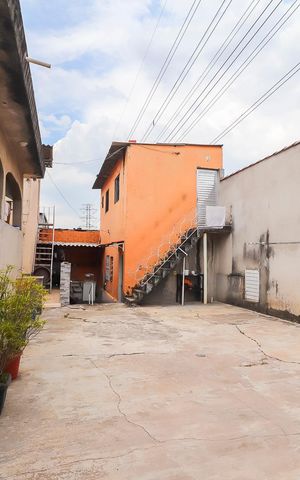 Casa à venda com 149m², 2 quartos e 5 vagasQuintal