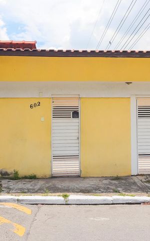 Casa à venda com 149m², 2 quartos e 5 vagasFachada
