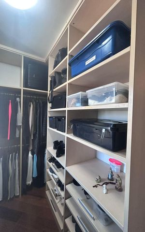 Apartamento à venda com 81m², 2 quartos e 2 vagas Apartamento à venda com 81m², 2 quartos e 2 vagasCloset Quarto 1 - Suíte