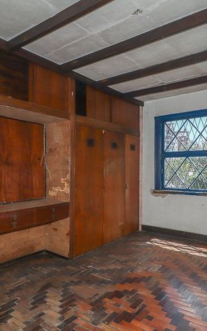 Casa à venda com 240m², 4 quartos e 2 vagasQuarto