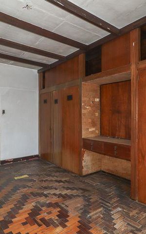 Casa à venda com 240m², 4 quartos e 2 vagasQuarto