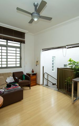 Casa à venda com 480m², 4 quartos e 6 vagas Casa à venda com 480m², 4 quartos e 6 vagasSALA