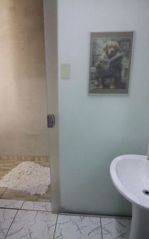 Casa à venda com 105m², 2 quartos e 10 vagasBanheiro
