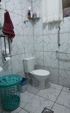 Casa para alugar com 105m², 2 quartos e 10 vagasBanheiro