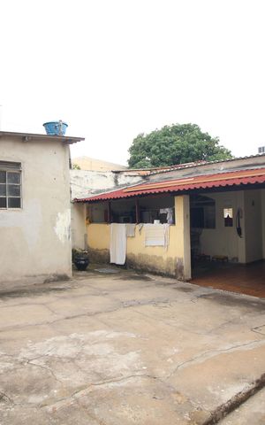 Casa à venda com 105m², 2 quartos e 10 vagasQuintal
