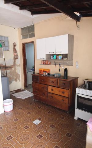 Casa à venda com 105m², 2 quartos e 10 vagasCozinha e Área de Serviço